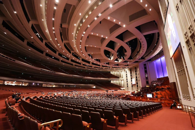 President Russell M. Nelson delivers the closing address of general conference.