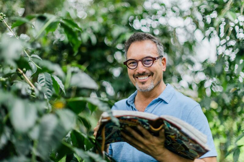 Eric Dowdle visits Hawaii for his Magnolia Network program “The Piece Maker” and sketches a scene from the Kona coffee farm.