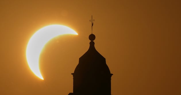 Photo gallery: Total solar eclipse, European style