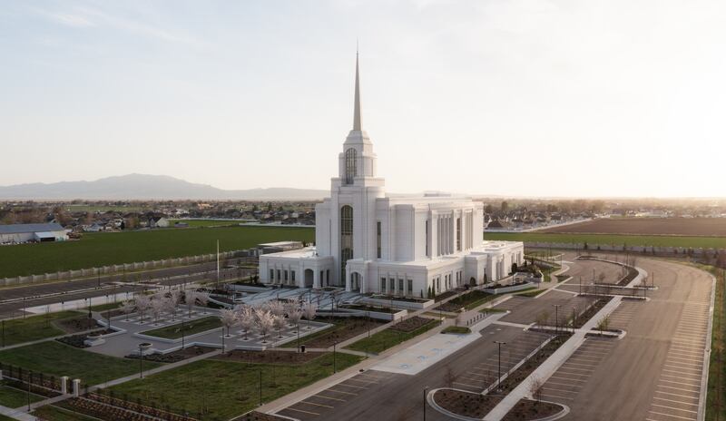 The Syracuse Utah Temple.