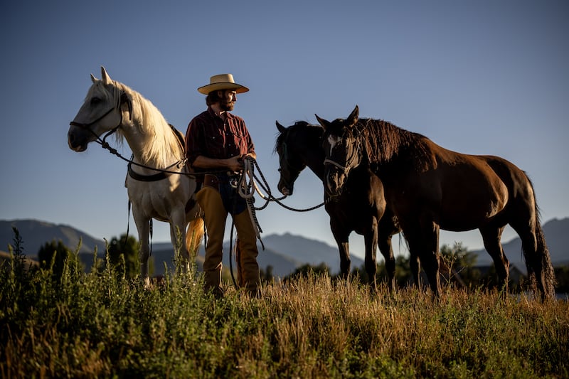 Why this Utah horseman is riding 3 mustangs across the U.S. and back ...