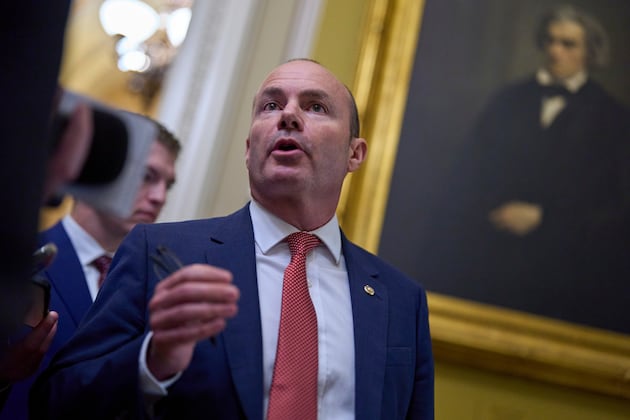 How Mike Lee found himself at the center of a Hollywood fight