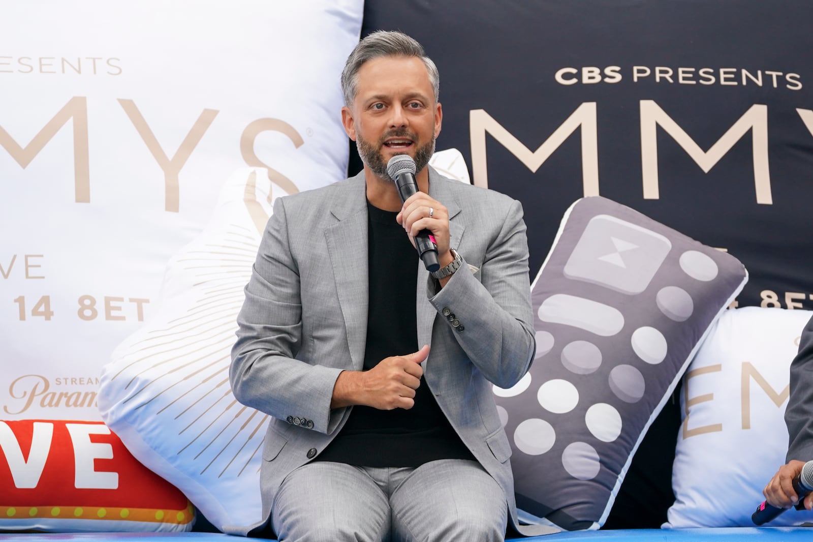 As host, Nate Bargatze put $100K on the line to keep Emmy speeches ...