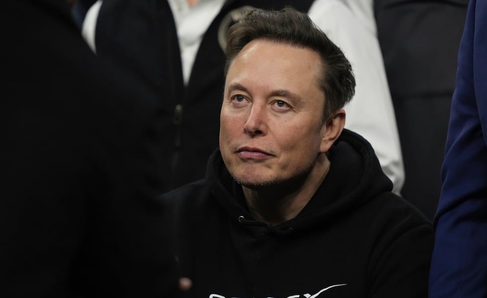 SpaceX Reports Strong Revenue Growth Amidst Significant Q2 Losses, Eyes Starship Potential
