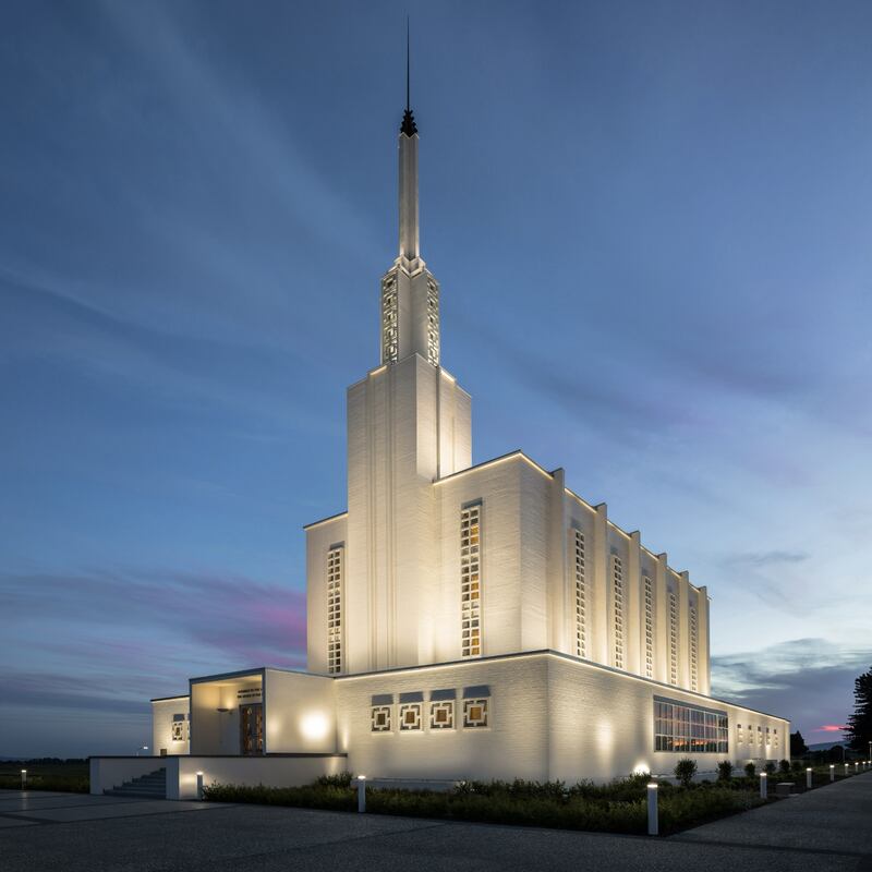 The newly renovated Hamilton New Zealand Temple has started offering public tours.