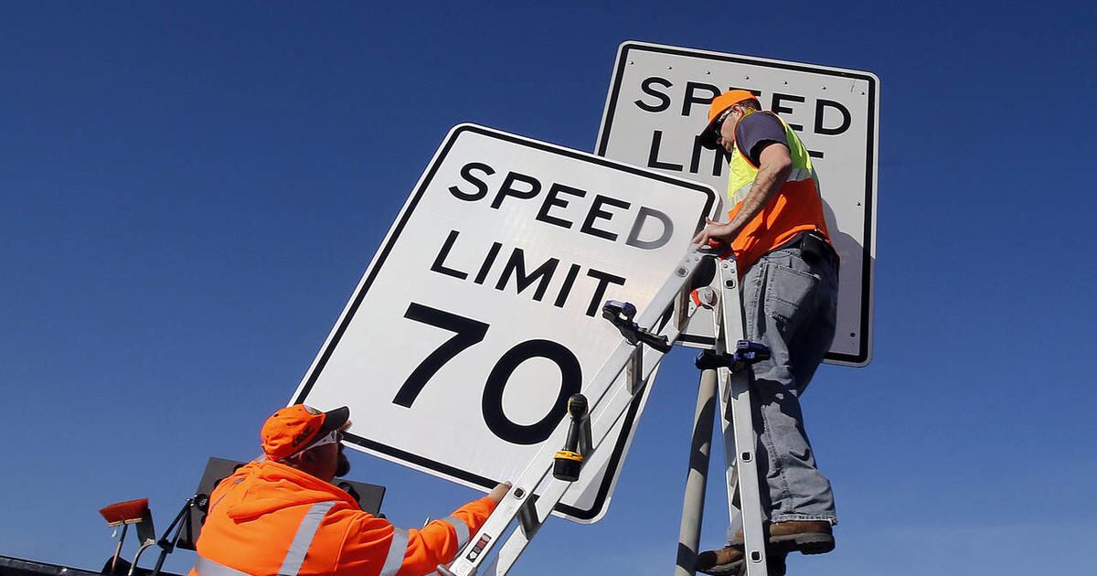 707 Freeway Sign New 70 mph freeway speed limit signs go up along Wasatch Front ...