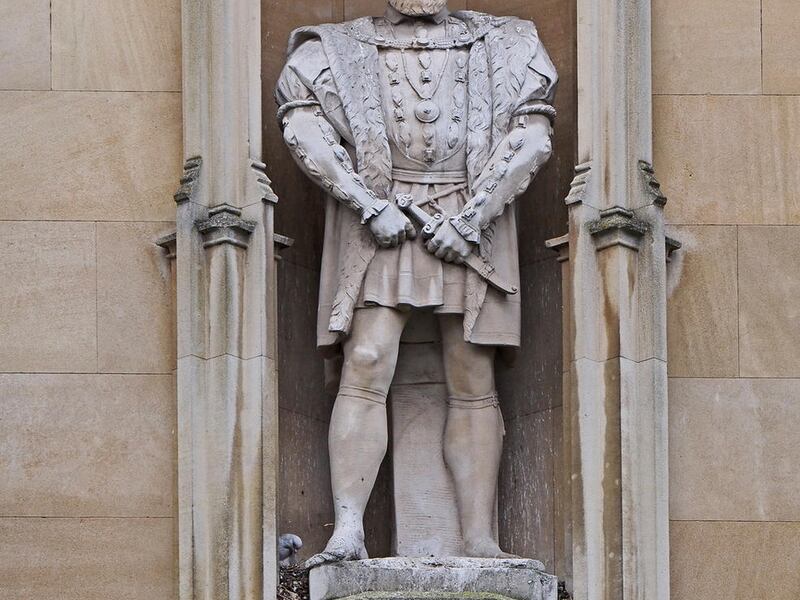 A statue of King Henry VIII statue at King's College in Cambridge, England.