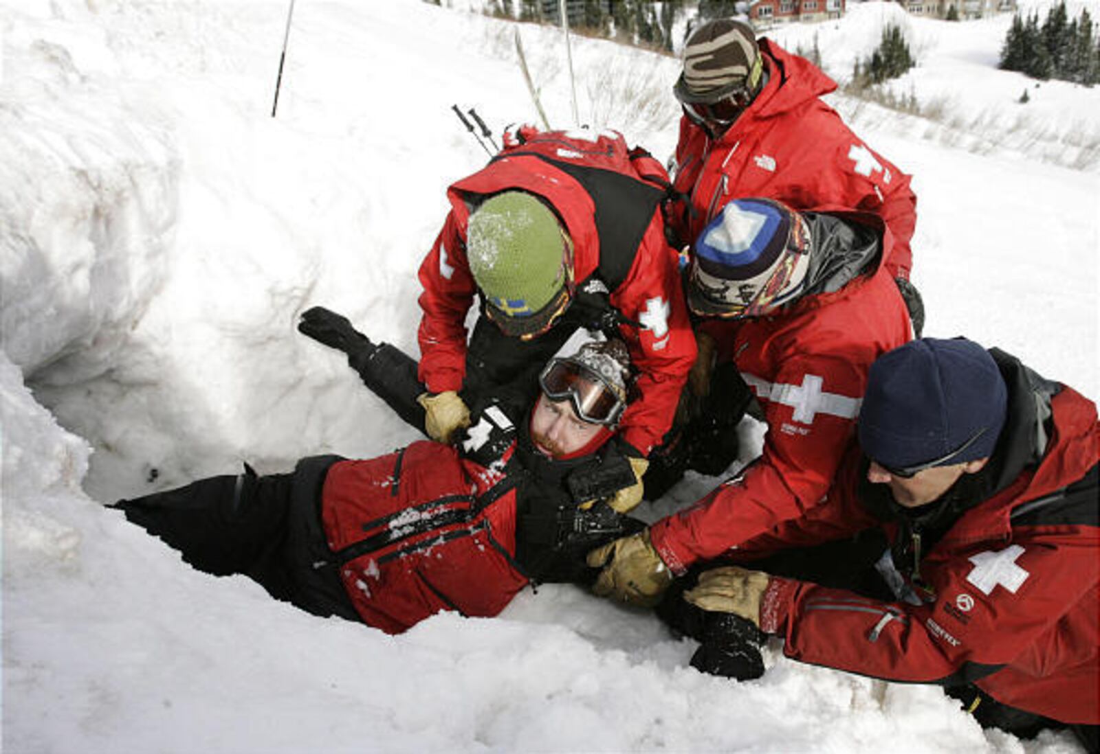 Photos: Training for a snowy rescue – Deseret News