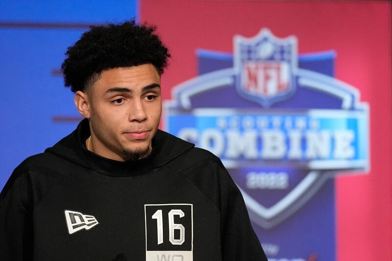 ESPN’s Mel Kiper has the New York Jets picking USC wide receiver Drake London with the No. 4 overall pick in his latest NFL mock draft.