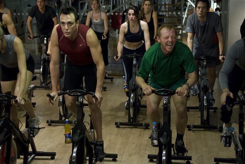 Hank Azaria and Simon Pegg work out as they compete for the same woman in "Run Fatboy Run."