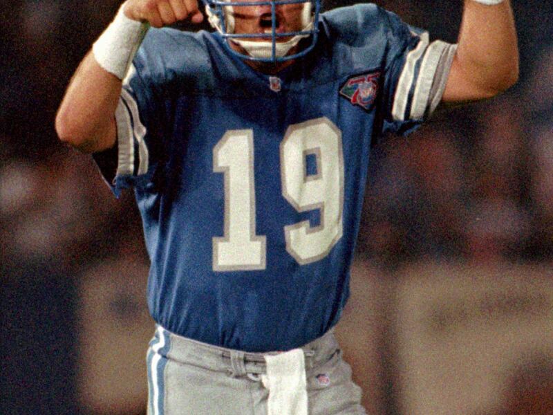 Detroit Lions quarterback Scott Mitchell cheers after throwing a two-point conversion pass to Lions receiver Eric Lynch in the second quarter Friday, Aug. 19, 1994, against the Arizona Cardinals in Pontiac, Mich.