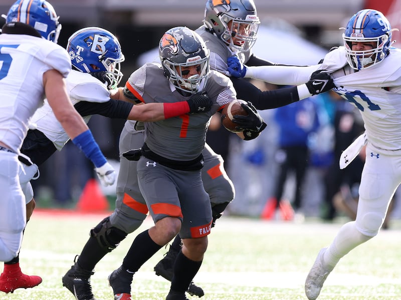 Skyline and Bingham in 6A football state semifinal action.