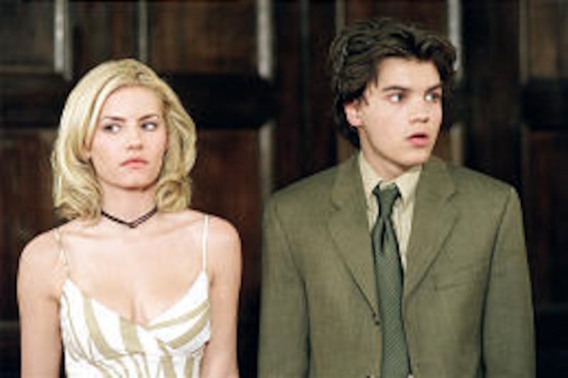 Elisha Cuthbert and Emile Hirsch star in sex comedy "Girl Next Door."