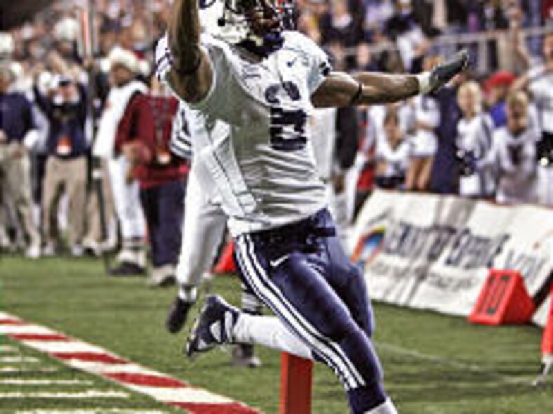 Curtis Brown celebrates after scoring a TD in the Las Vegas Bowl.