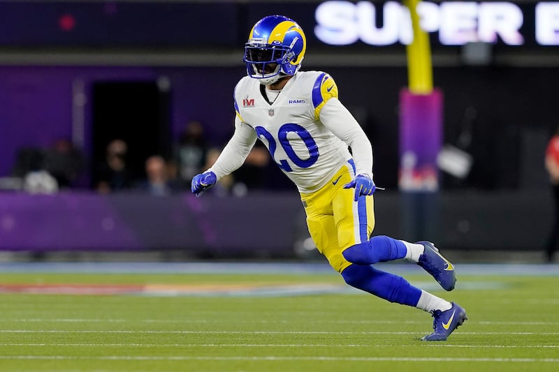 Los Angeles Rams defensive back Eric Weddle in coverage against the Cincinnati Bengals during Super Bowl 56.