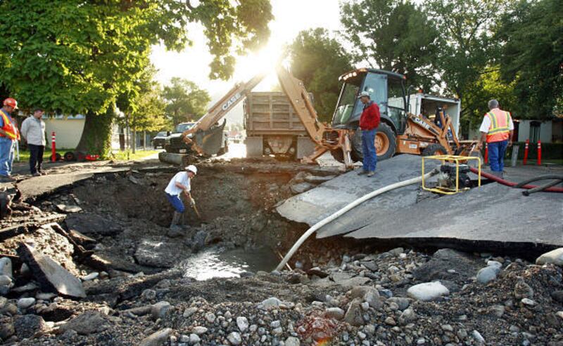 Provo city Crews work to dig out and replace a water main that broke early Monday morning at 300 South and 600 West. Around 35 buildings were without water while the pipe was being fixed, including Franklin Elementary School. Classes were held as normal a