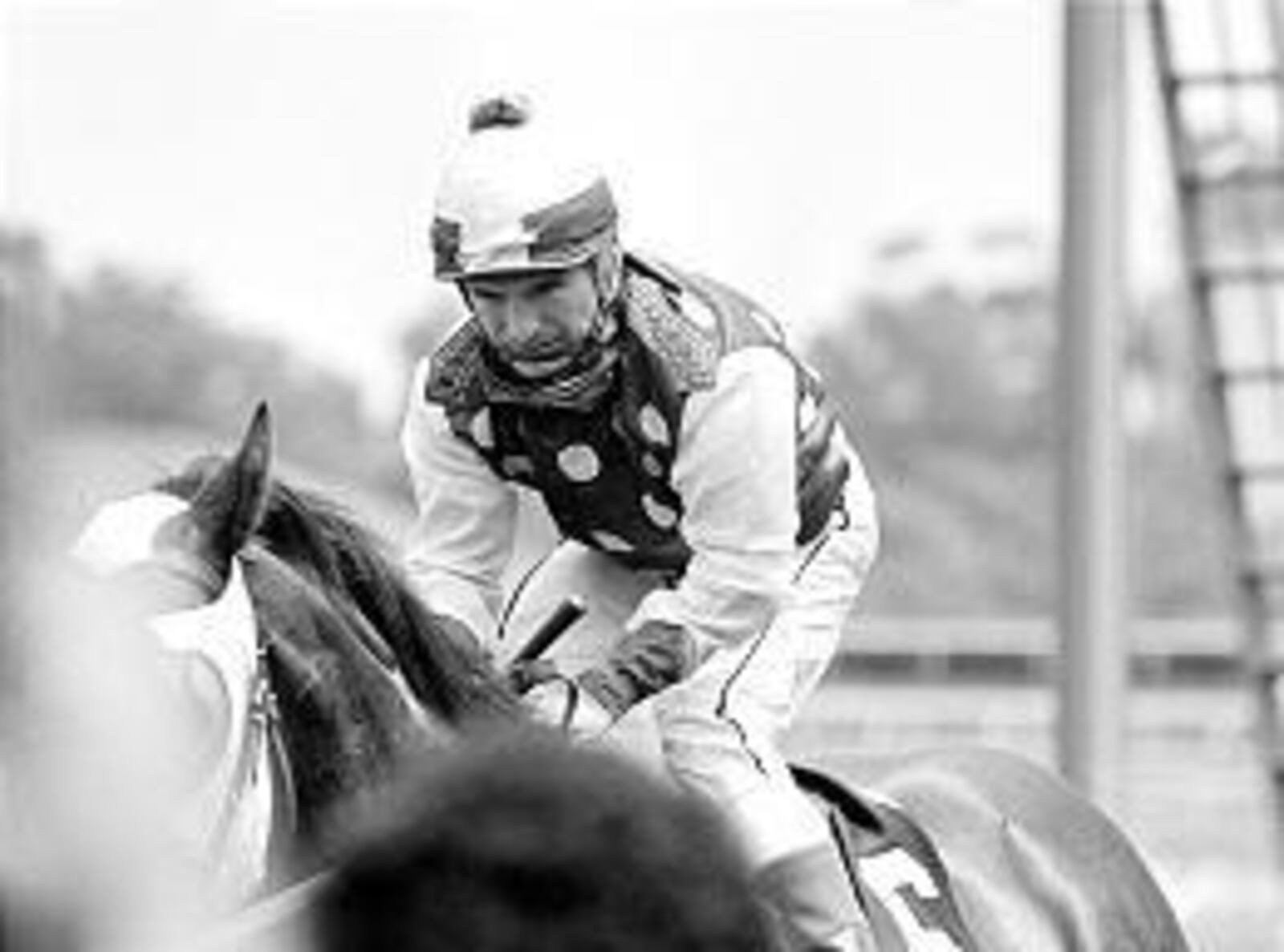 Jockey great Bill Shoemaker dies at age 72 – Deseret News