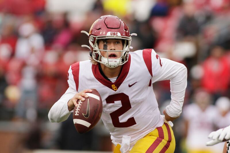 Southern California quarterback Jaxson Dart looks to pass during the second half against Washington State.