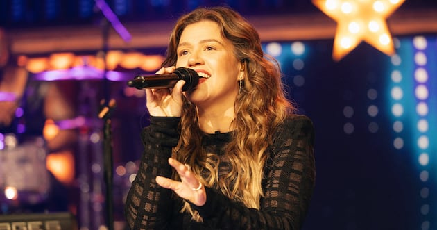 Kelly Clarkson just performed ‘the most requested' song on her final talk show — and it went viral