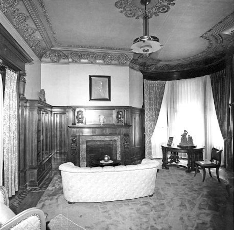 The library of the Governor’s Mansion in 1956.
