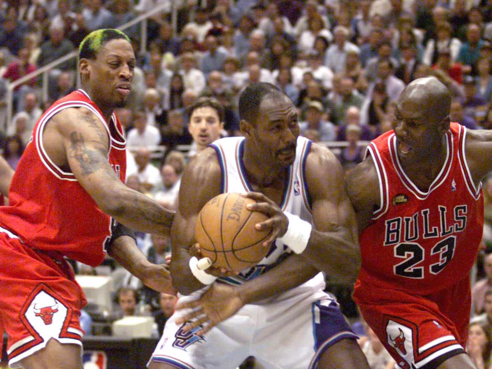 What are the fewest points scored by a team in NBA playoff game ...