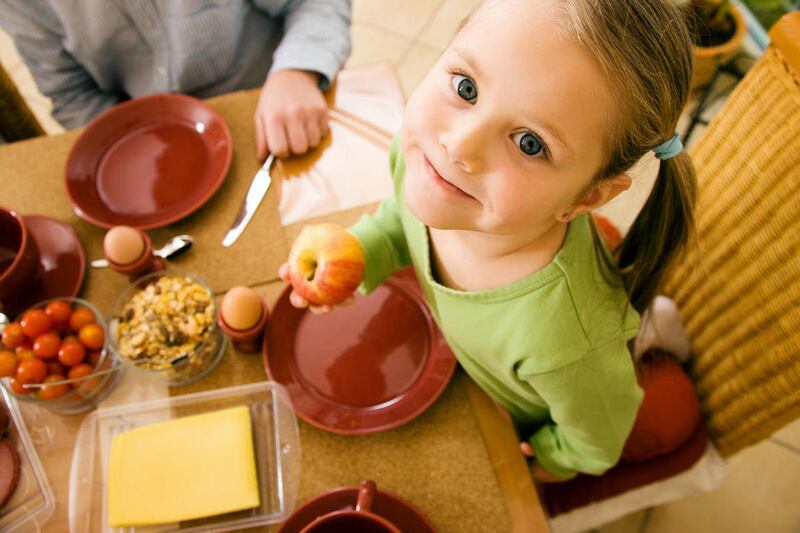 In the past few years, family dinnertime has been proven over and over again to be one of the most beneficial activities parents can do with their children. Recently, the Wall Street Journal released an article asking how long those dinners need to be.