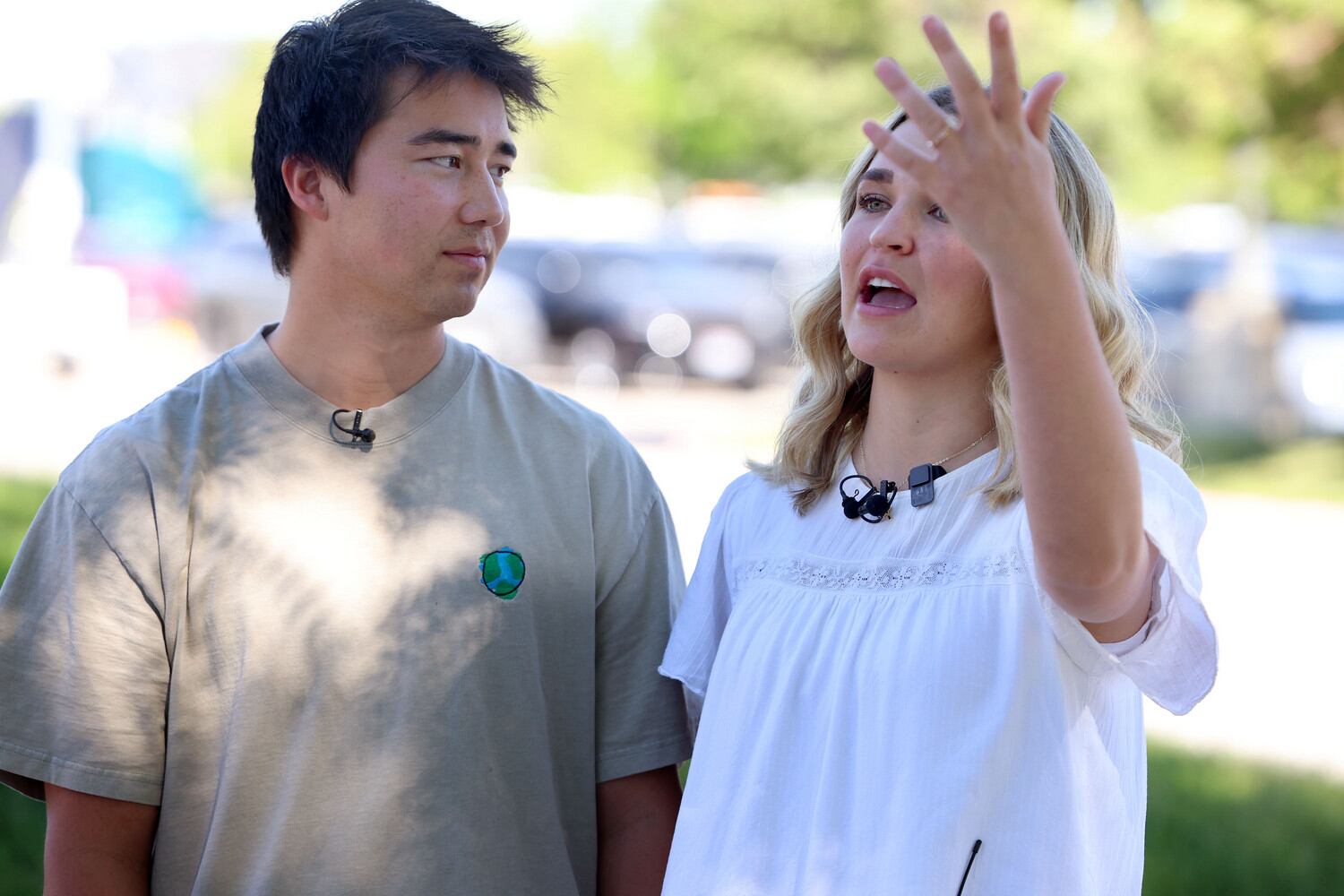 Bride-to-be holding down mattress flies out of moving truck; couple warns of unsecured loads - Vimarsana News