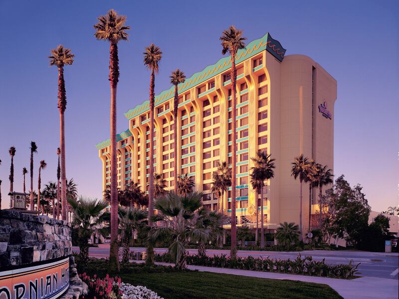 Disney’s Paradise Pier Hotel overlooks Paradise Pier, one of the most colorful sections of the Disney’s California Adventure, making the hotel’s name and theme a natural fit. 