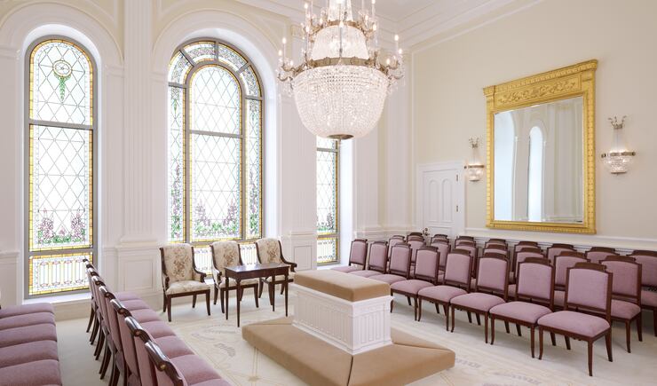 A sealing room in the Deseret Peak Utah Temple.