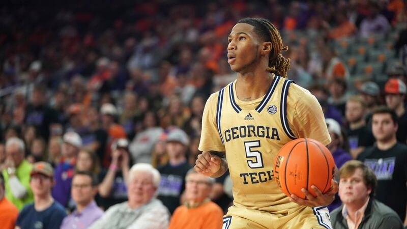 Georgia Tech guard Deivon Smith announced he is transferring to Utah.