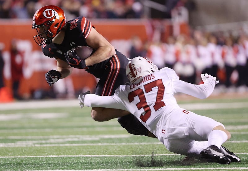 Utah Utes tight end Dalton Kincaid (86) runs after a catch in Salt Lake City on Saturday, Nov. 12, 2022.