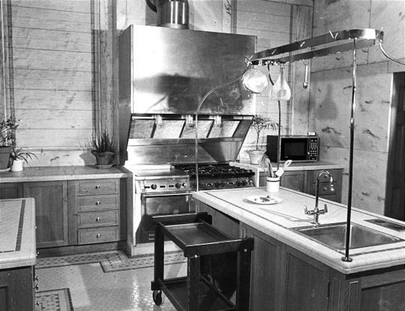 Remodeled kitchen in the Governor’s Mansion Dec 28, 1980.