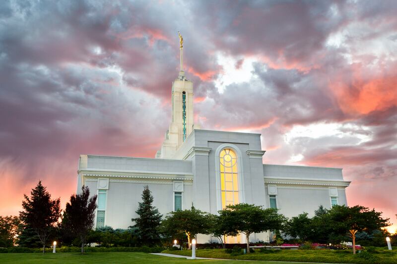 The Mount Timpanogos Utah Temple at sunset.