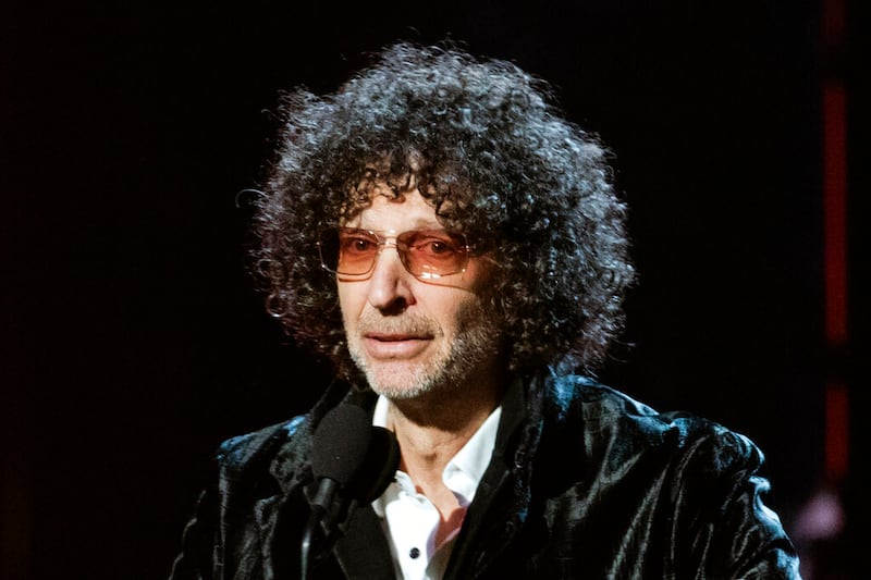 Howard Stern speaks at the 2018 Rock and Roll Hall of Fame.