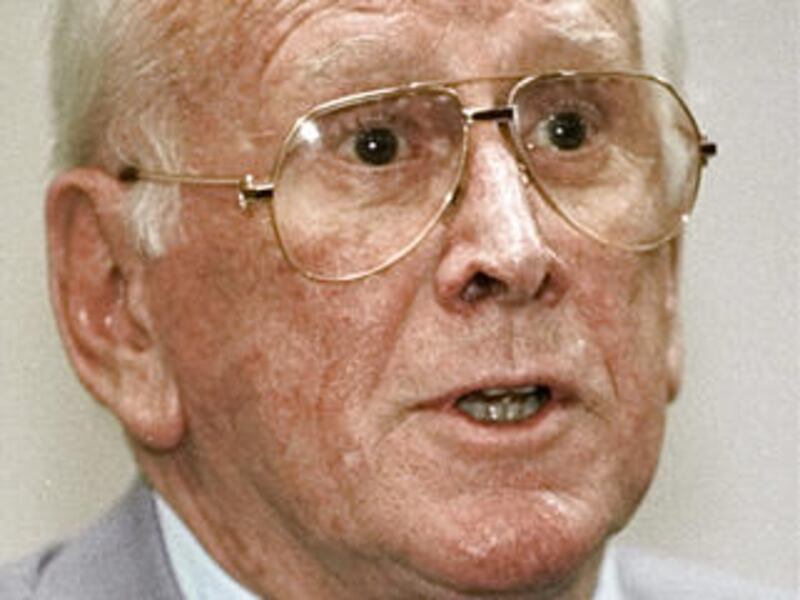 Former Cleveland Indians owner and commercial real estate developer Richard E. Jacobs died early Friday. He was 84.