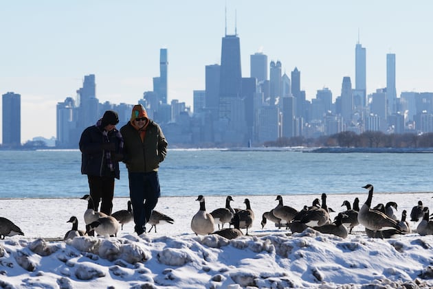 Record-breaking cold temperatures to hit the eastern U.S. this weekend, while Utah has been unseasonably warm