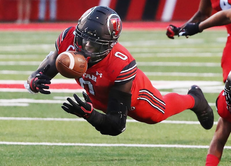 Utah linebacker Devin Lloyd leads a group of five Utah ties participating in the 2022 NFL scouting combine.
