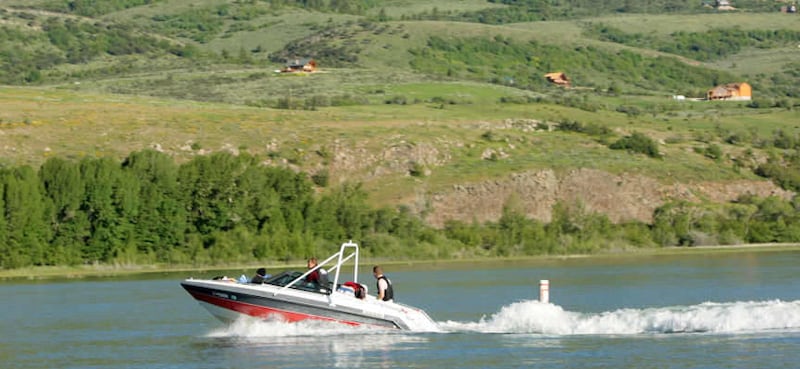 Boaters take on the higher water levels at Bear Lake, Utah in 2011. A 22-year-old Salt Lake area man was killed by carbon monoxide poisoning over the weekend while boating on Bear Lake.