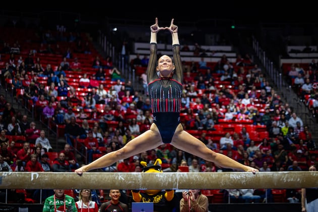 Avery Neff wins the all-around and leads Utah past Arizona on the road