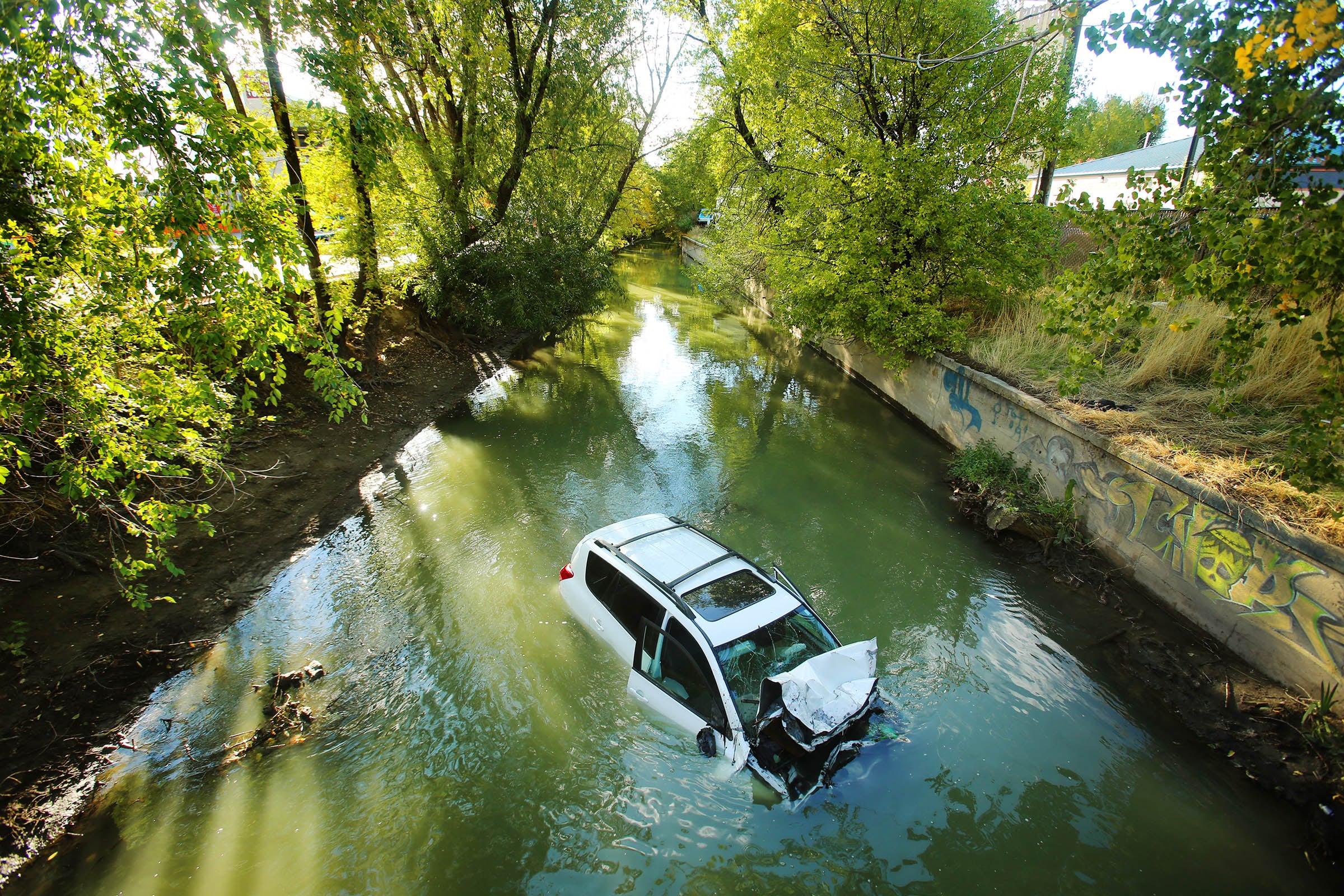 What to do if your car is submerged in water? – Deseret News - Vimarsana News