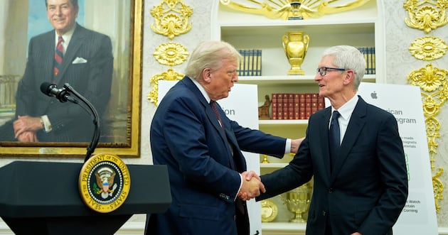 Tim Cook Trump Inauguration What did Apple's Tim Cook and President Trump announce? – Deseret News