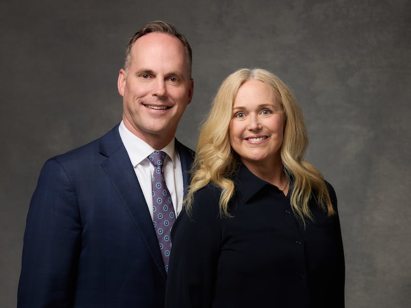 A portrait of Brother Sean R. Dixon, second counselor in the Young Men general presidency, and his wife, Sister M'Shelle Dixon.