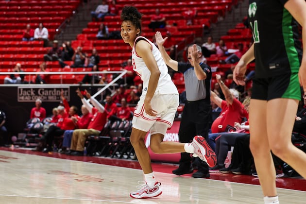 What stood out as Utah improved to 3-0 with a senior-led win over Utah Valley