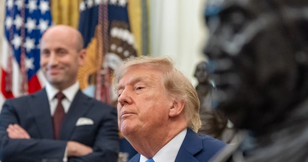 Trump orders limits on birthright citizenship
