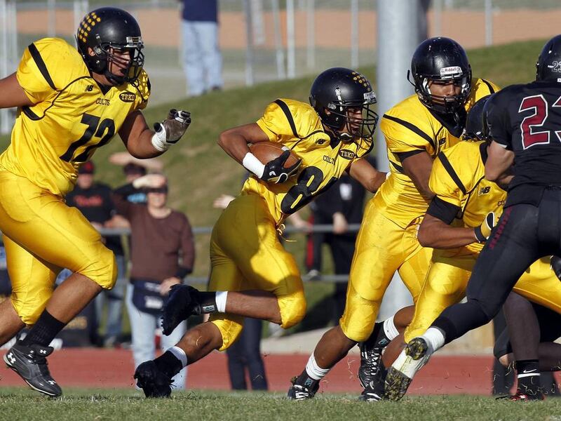 Former Dixie State College head coach Greg Croshaw, who was the head coach at Mesa State Community College last year, will take over the football program at Cottonwood High School.