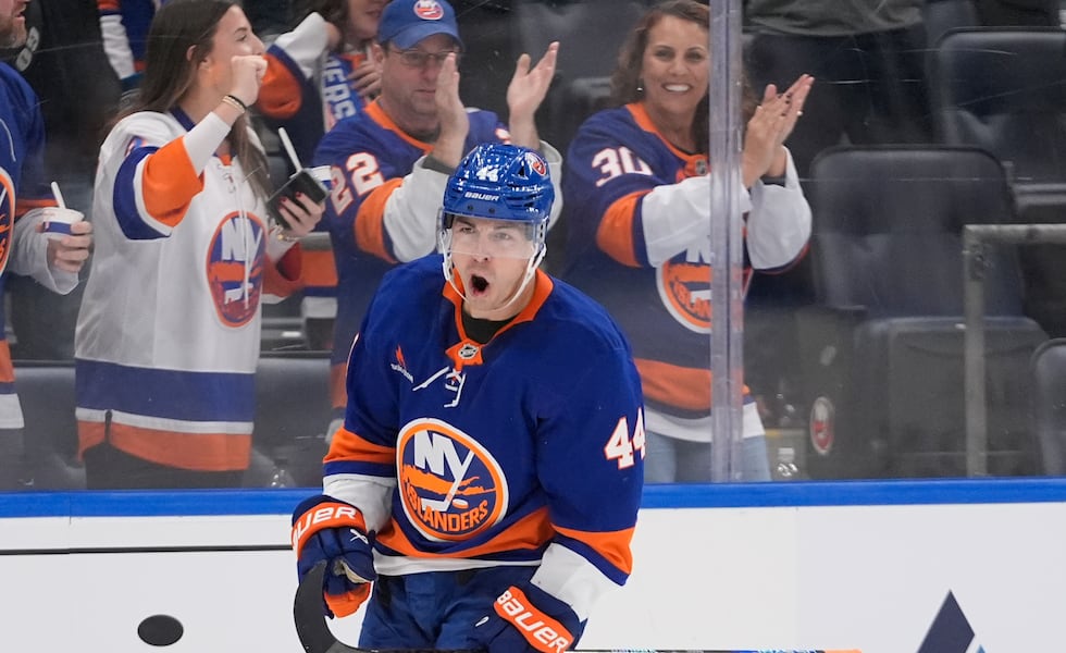 New York Islanders Face Fan Discontent Over Third Jersey Design Contest