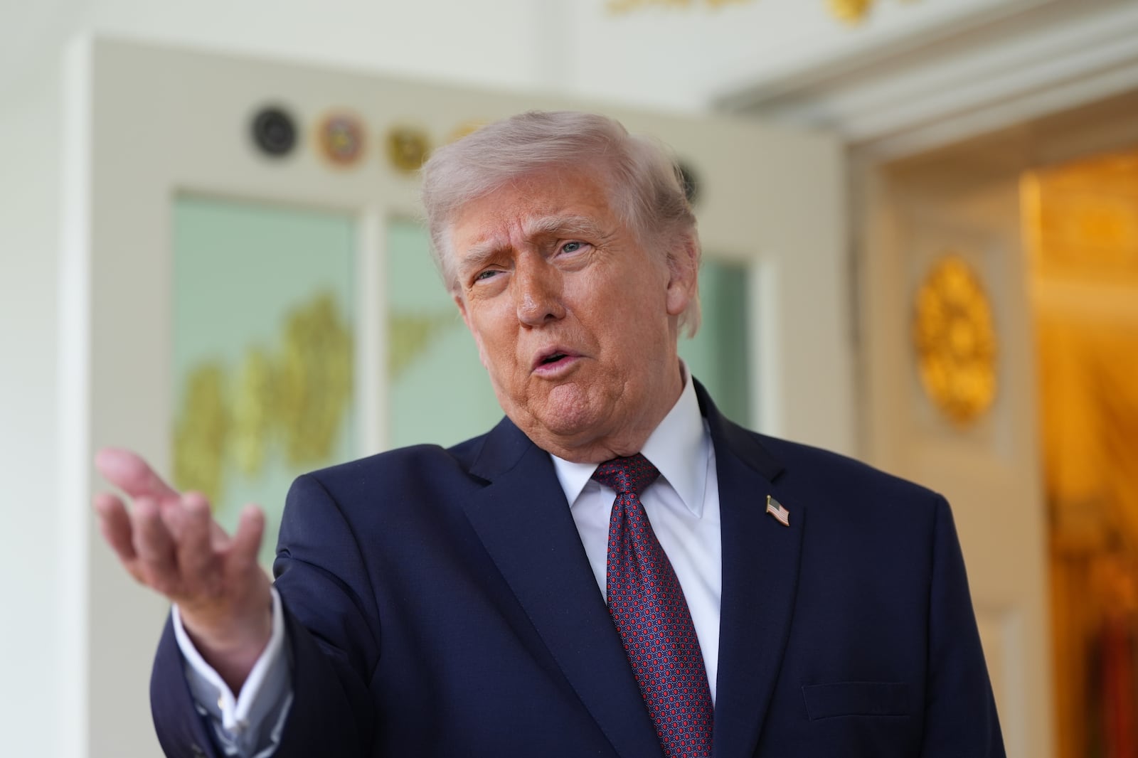 10 reactions to AI image of Trump in a red robe – Deseret News
