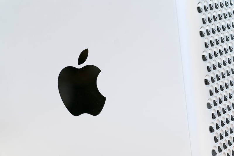 The Apple logo displayed on a Mac Pro desktop.