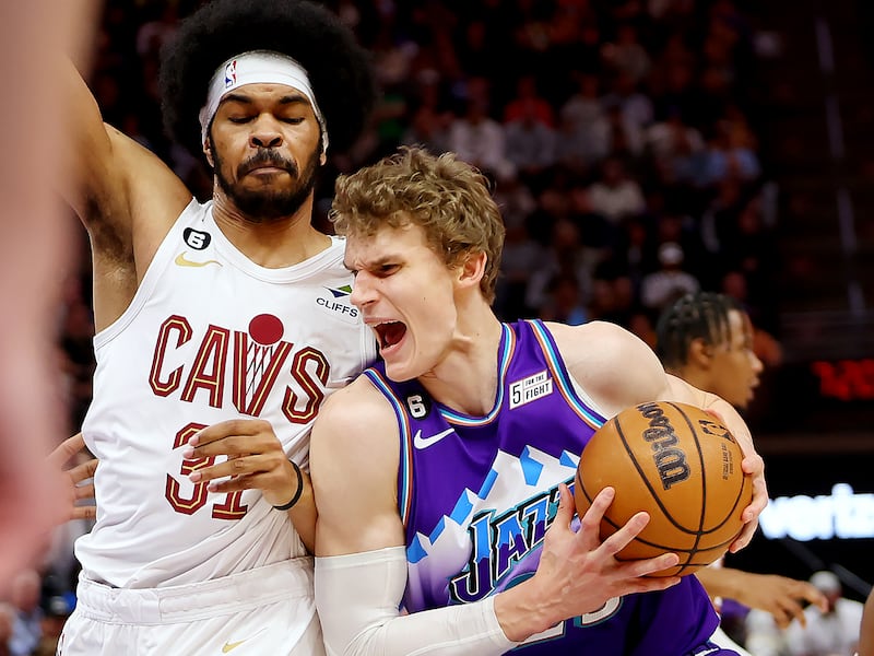 Cleveland Cavaliers center Jarrett Allen (31) guards Utah Jazz forward Lauri Markkanen (23) as the teams play at Vivint Arena.