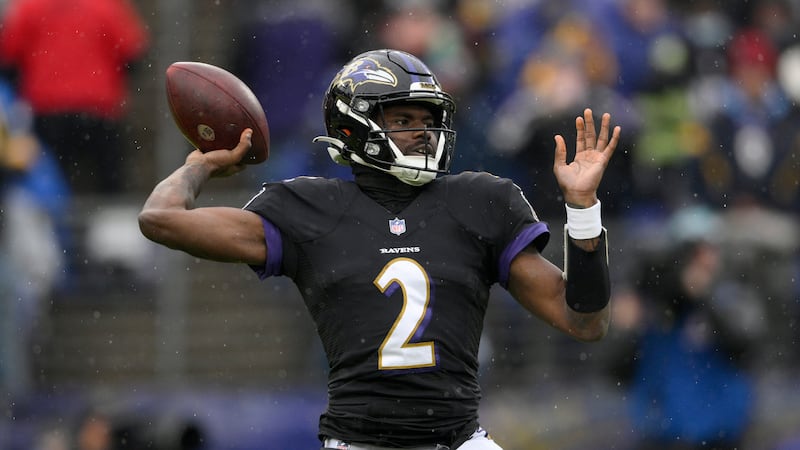 Baltimore Ravens quarterback Tyler Huntley (2) in action during the first half of an NFL game against the Pittsburgh Steelers.